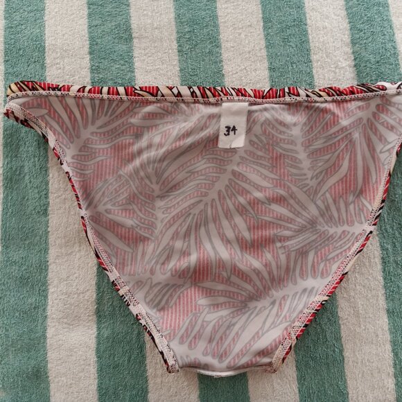 RARE VINTAGE 1" HOM SWIM BRIEF, SIZE 34", RED LEAVES PATTERN (*) (Pre-owned) - Picture 7 of 8